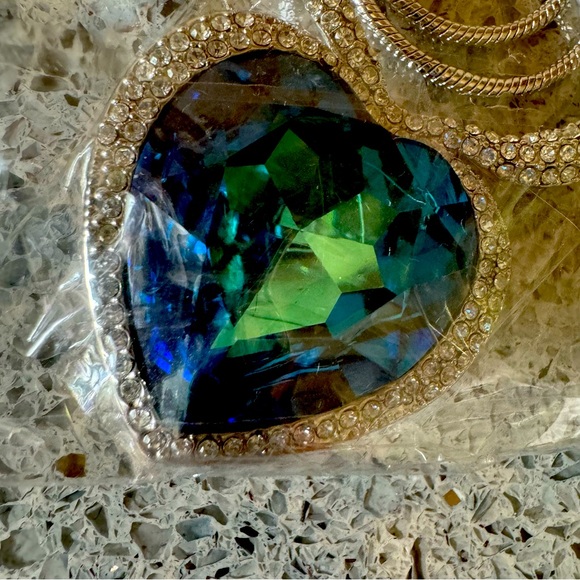 Heart of the Ocean Necklace - Picture 1 of 11